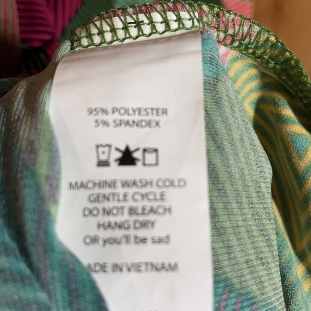 LulaRoe Irma tunic hi-lo hem shirt.  Small - Picture 8 of 8